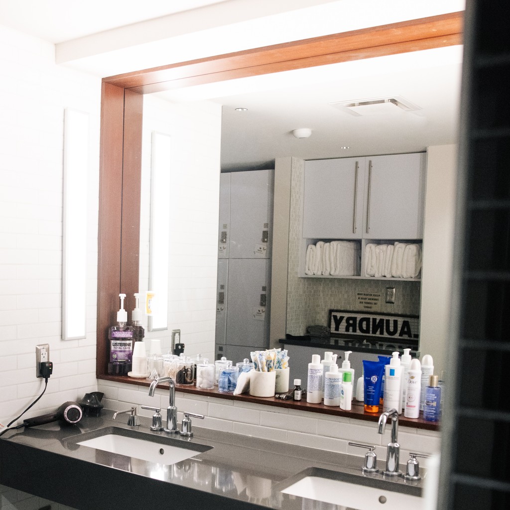 Join us for a free drop-in day this Thursday, January 16 to try out *both* our coworking space and health club + stay for the happy hour afterwards and connect with our vibrant community! Sign up here: cahoots.com/upcoming-event…