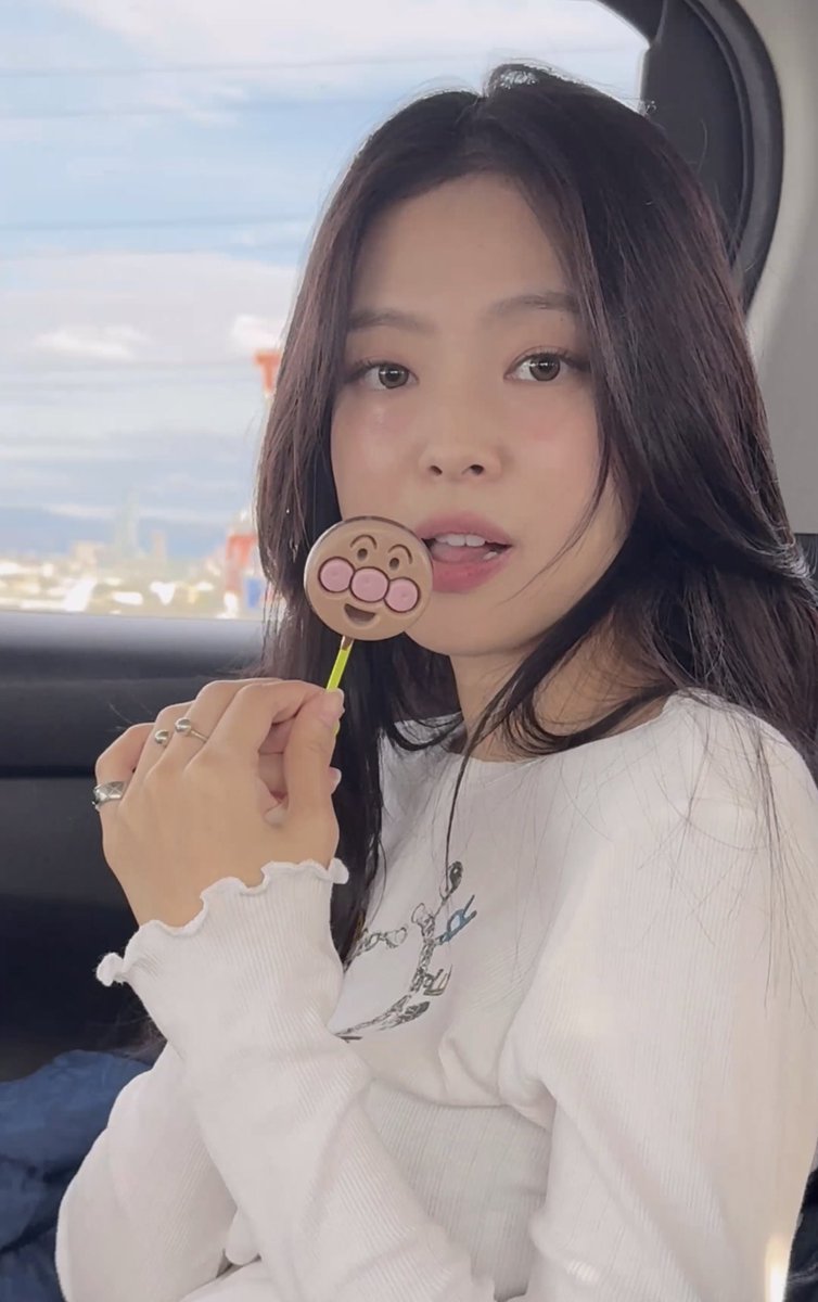 jnkzip's tweet image. babe