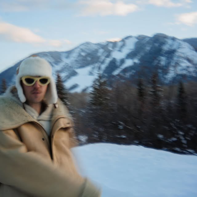 ComplexMusic's tweet image. just chillin ❄️ @justinbieber