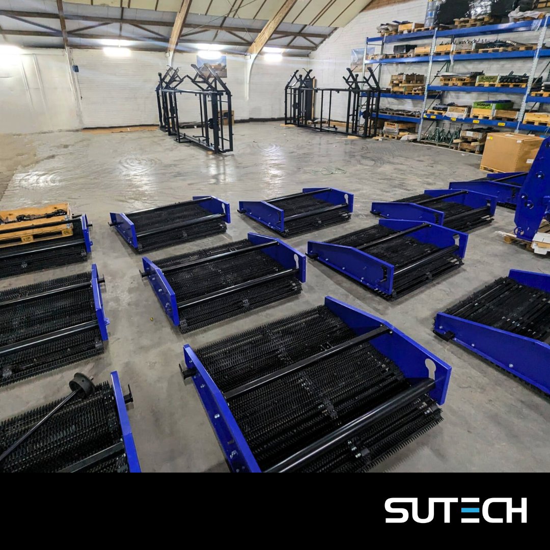 SUTechniek's tweet photo. Hoewel het nieuwe seizoen nog ver weg lijkt, zijn er al veel machines besteld en zijn de eerste machines alweer bijna klaar 🛠 . We bouwen lekker door zodat we in het piekmoment vlot kunnen schakelen en snelle service kunnen verlenen. Wij hebben er zin in💪!
#SUTech #uienlader https://t.co/51ufPoiNCL