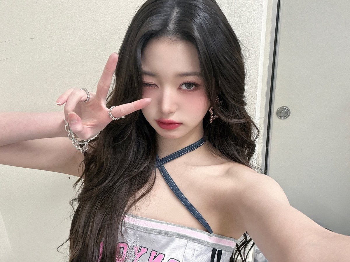 WY08J's tweet photo. ✌🏻🖤💕⭐️💗💫

#IVE #아이브
#JANGWONYOUNG #장원영 https://t.co/2HHkho8YKH