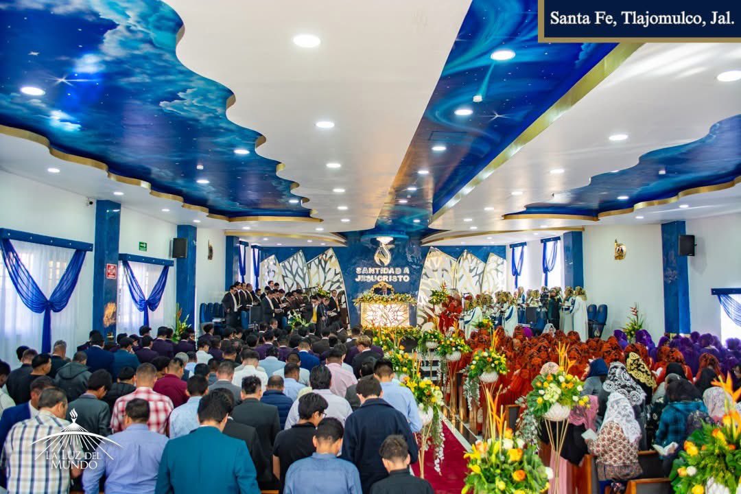 iglesialldm's tweet photo. El 29 de diciembre, en Humble, Texas, se consagró otro templo, fruto del trabajo y unidad de la comunidad local. En la ceremonia, los asistentes expresaron su gratitud y su alegría por contar con un espacio digno para alabar a Dios.

Así mismo, el pasado 29 de diciembre de 2024, en Tlajomulco de Zúñiga, Jalisco, México, se efectuó la consagración de un majestuoso templo en un evento solemne que reunió a cientos de fieles. El representante apostólico destacó la fe y el esfuerzo de los hermanos que hicieron posible esta obra, un testimonio del amor y la dedicación que caracteriza a los miembros de esta congregación.

#ElAmorNosUne | #SiempreUnidos