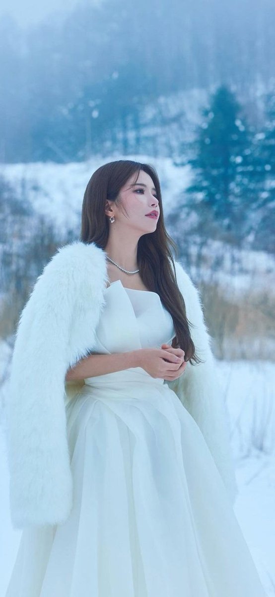 Rosaline_Nys's tweet photo. IG

           -  @/ℛoseX𝒲ofl -
             -    𝙽𝚎𝚠 𝙿𝚘𝚜𝚝   -

La neige est magnifique. https://t.co/KP8ZsS4Uig