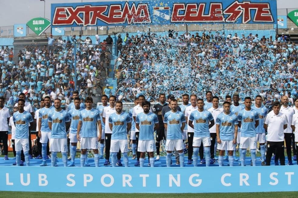 sebas_ortega01's tweet photo. Se viene la Tarde Celeste y he decidido hacer un hilo con todas las presentaciones de Sporting Cristal en los últimos años. Con algunas anécdotas que quedaron en la memoria del hincha. https://t.co/X0jeGZ2GeP