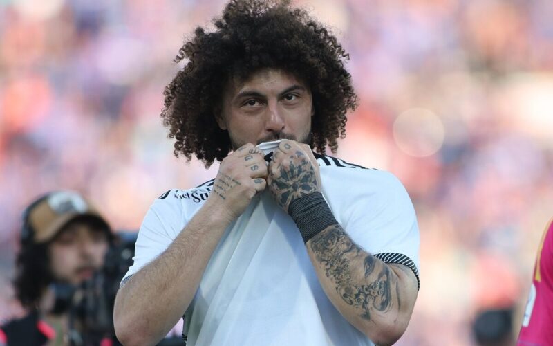 ArmasGiorgio's tweet photo. Se besan el escudo y se van por plata! Aguante @ColoColo https://t.co/WK0TejkZJU