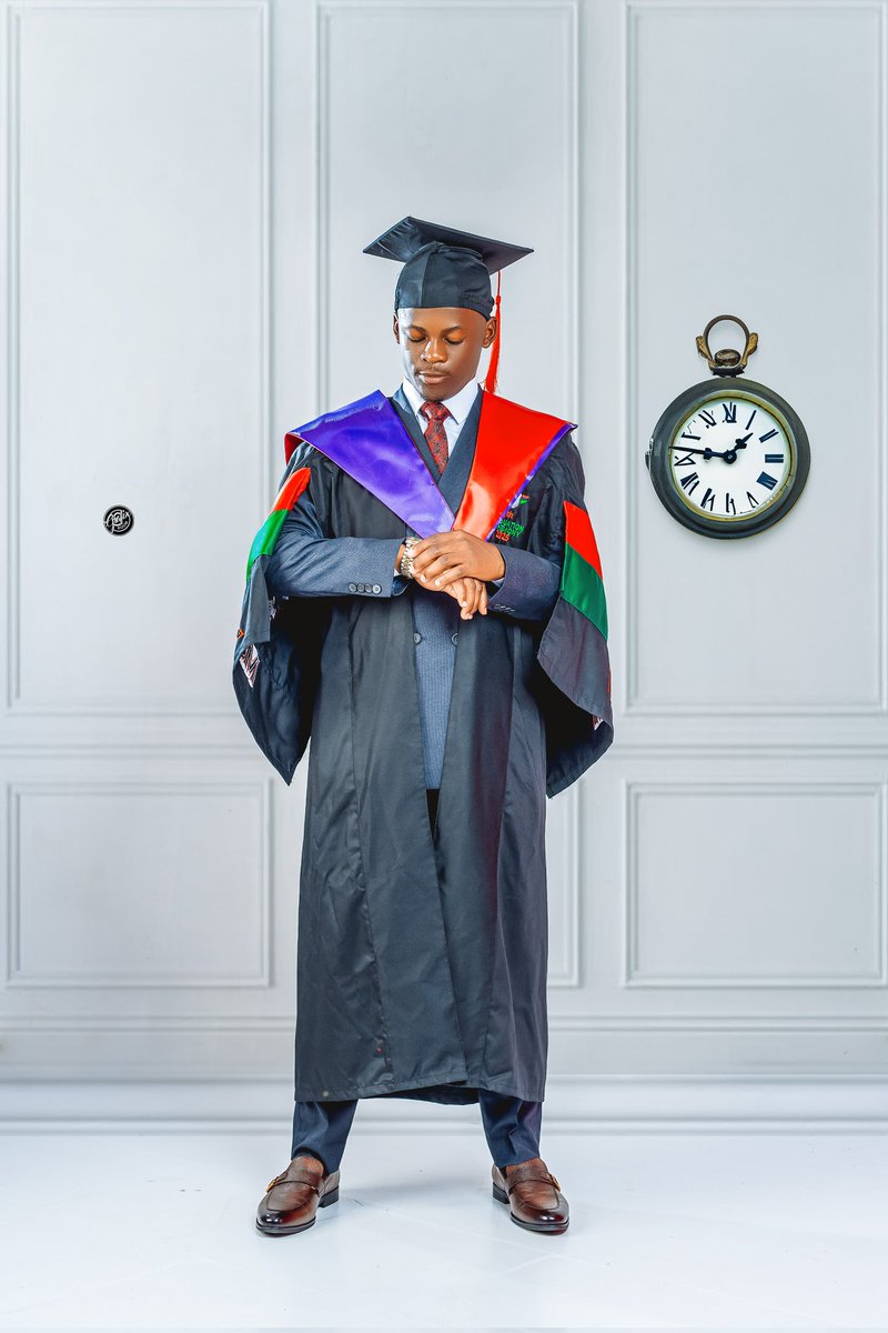 Raymo202's tweet photo. 14/01/24
Today marked a very big milestone in my life as I graduated with a degree of bachelor of Environmental Health Science. @MakSPH
Congratulations to all my colleagues. We take on the world to make great impact now🤝🏾🎉

To God be the glory ❤️ https://t.co/LEYSVXrLPI