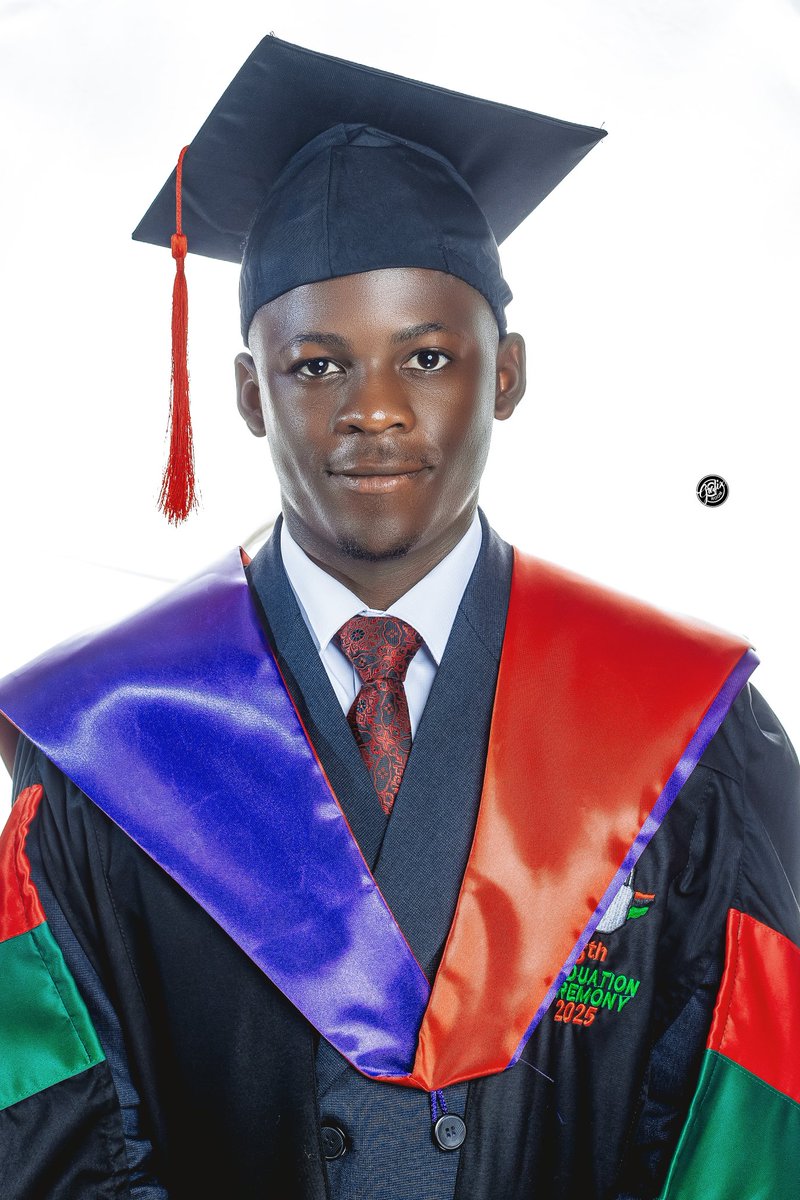 Raymo202's tweet photo. 14/01/24
Today marked a very big milestone in my life as I graduated with a degree of bachelor of Environmental Health Science. @MakSPH
Congratulations to all my colleagues. We take on the world to make great impact now🤝🏾🎉

To God be the glory ❤️ https://t.co/LEYSVXrLPI
