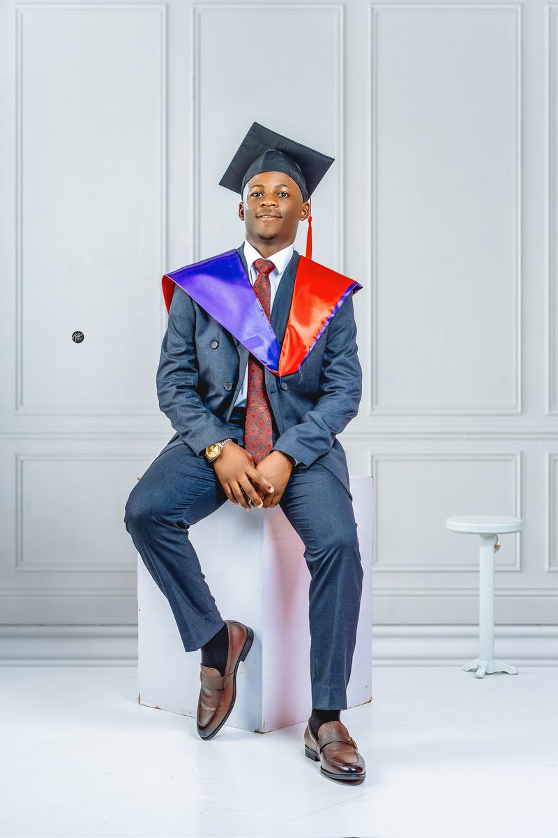 Raymo202's tweet photo. 14/01/24
Today marked a very big milestone in my life as I graduated with a degree of bachelor of Environmental Health Science. @MakSPH
Congratulations to all my colleagues. We take on the world to make great impact now🤝🏾🎉

To God be the glory ❤️ https://t.co/LEYSVXrLPI