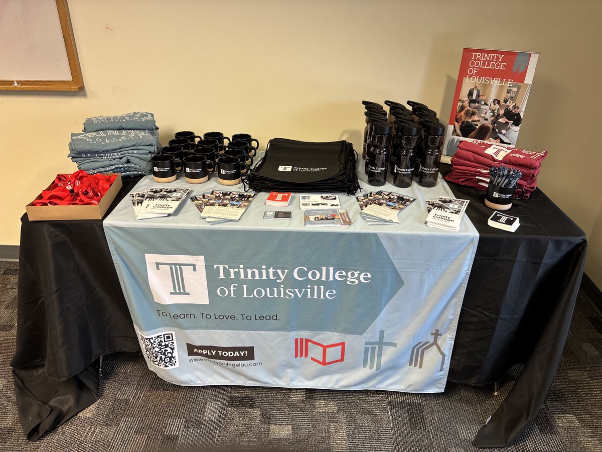 TrinityCollegeL's tweet photo. We had such a good time connecting with students at RELAY 2025 (@relayconference)! What a joy it was to hear so many encouraging and challenging session messages, that then spurred on further conversation. 

Grateful for the opportunity to be part of RELAY this year! https://t.co/Bueyy9O3ng