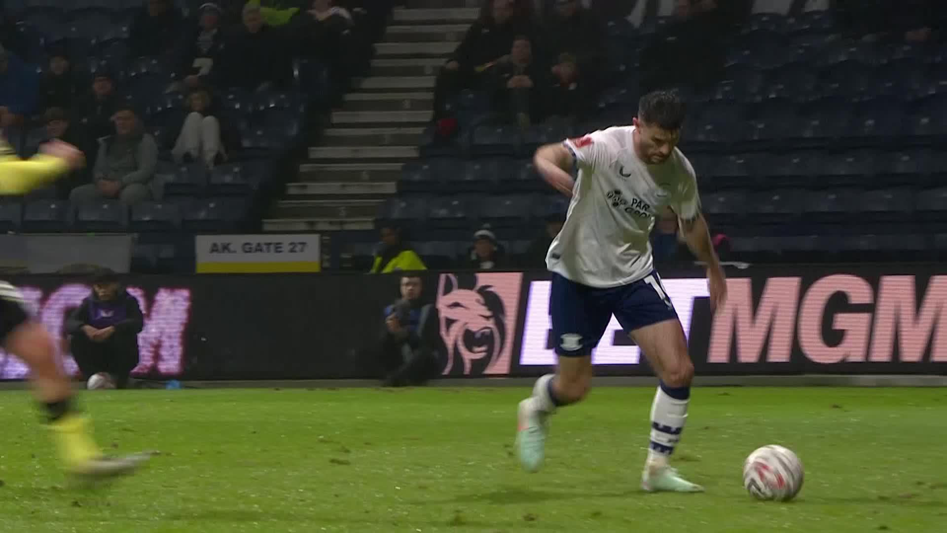 Milutin Osmajić with the determination to win the ball from the keeper 💪@pnefc#EmiratesFACup