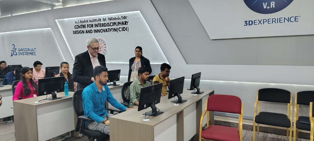 klsgitbelagavi's tweet image. Honored to host @FougereXavier &amp;amp; @RajitSyal from @Dassault3DS at #CIDI, sharing insights on innovation, collaboration &amp;amp; future-ready education! #3DEXPERIENCEplatform #YourSkillsOurFuture #ProjectBasedLearning #DigitalSkills @3DXEdu @DSGS_India @3DSIndiaLab @pnkathavi @pnkathavi