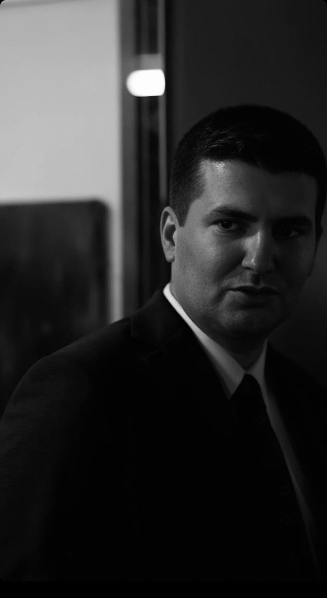 “Yiğitlik odur ki hayalini herkese ortak edersin ama derdini yalnız çekersin..”
<a href="/ayyildirim1/">Ahmet Yiğit Yıldırım</a>