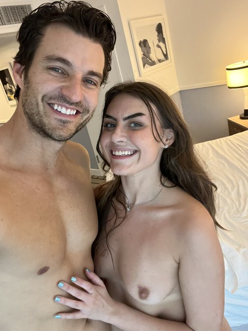 Watch Selina Bentz's leaked NSFW photo on TwXstars