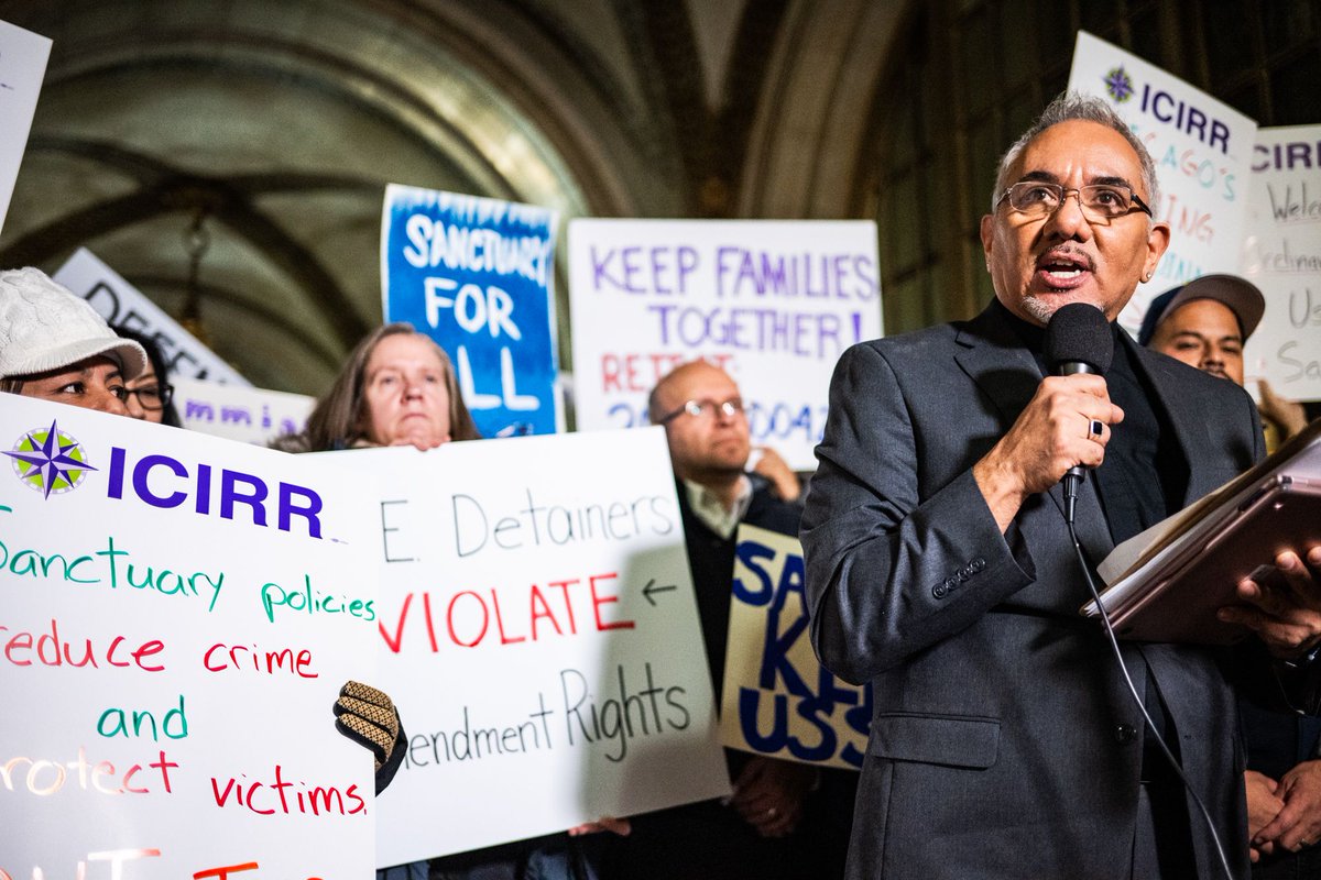 City leaders and advocates rallied against a proposal to change Chicago’s sanctuary city rules. buff.ly/40wgV2y