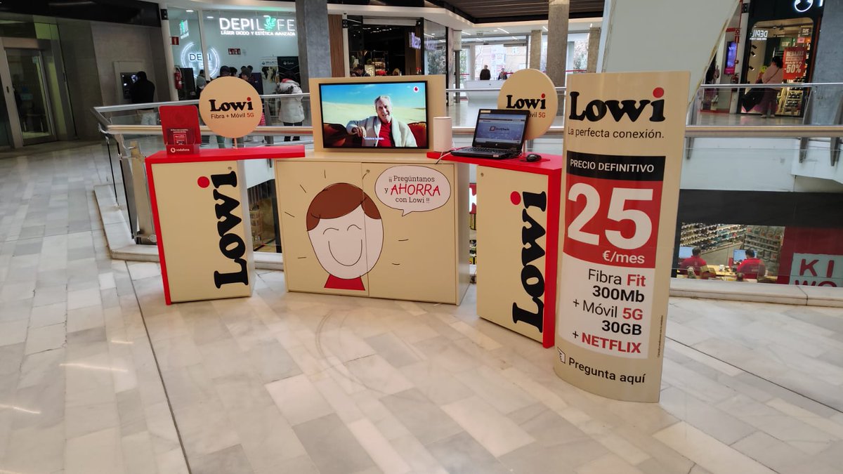 RedChainGrupo's tweet photo. Compartimos con tod@s vosotr@s que hemos abierto un nuevo stand, se encuentra ubicado en el CC La Vaguada en Madrid 🥳 🥳 🥳

Agradeceros a tod@s el haberlo hecho posible.

#Vodafone #Lowi #Stand #Apertura #Telefonía #Telecomunicaciones #Equipo #Top https://t.co/DjLREN8Bgf