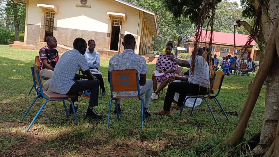 VeronicaKadondi's tweet photo. Day one at the Integration of ICT in science Education Training at Dabani Girls ss
Interacted with colleagues as we discussed mindset change towards Integration of ICT in Science Education. 

@USEEPUg
@OfficialMubs
@Educ_SportsUg
@MUBSICTCentre 
@WorldBank https://t.co/5YzPHj61aM