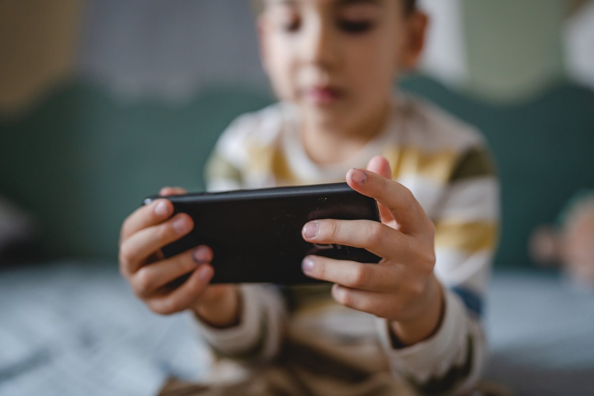 #ScreenTime: A call for action. The next time you are in a public place, look around: chances are you will see a #child, #teen, or even a #toddler looking at a #screen. Read the article: bcmj.org/council-health…