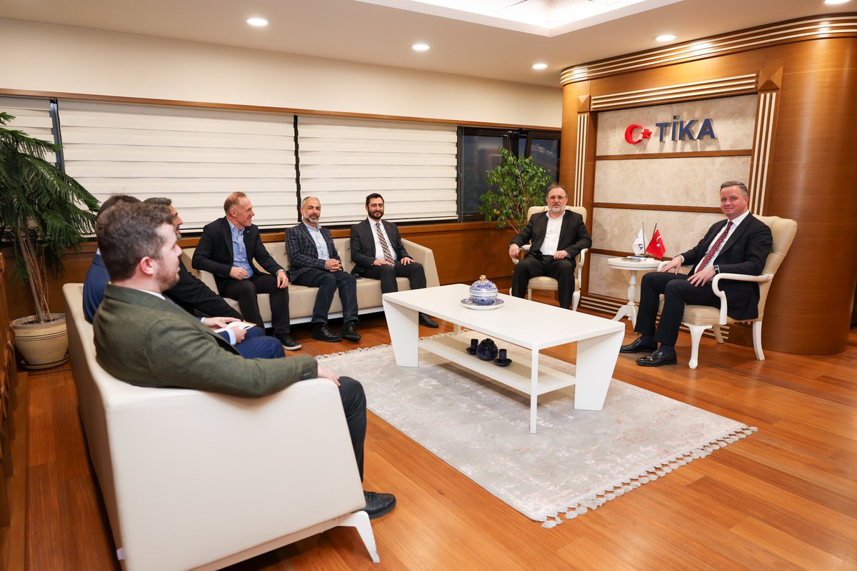 Tika_Turkiye's tweet photo. İHH (@ihhinsaniyardim) Mütevelli Heyet Üyesi Sn. @yavuzdede ile beraberindeki heyet, TİKA Başkanı @SerkanKayalar_'ı ziyaret etti. https://t.co/IaSy1oUb0q