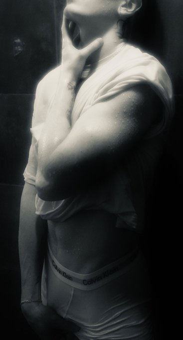 Watch itsevanwade's leaked NSFW photo on TwXstars