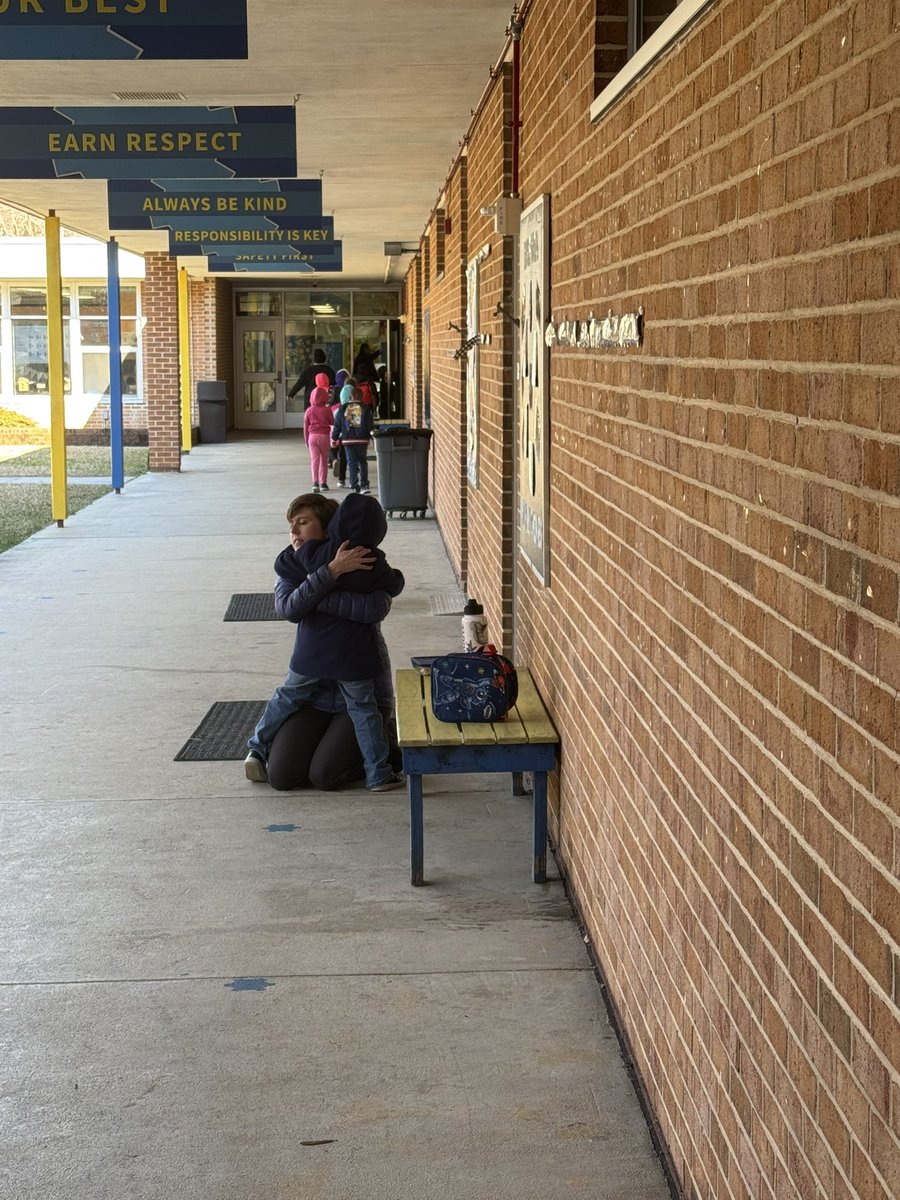 🫶🏽
<a href="/BrentwoodMESE/">Brentwood Magnet Elementary School of Engineering</a>