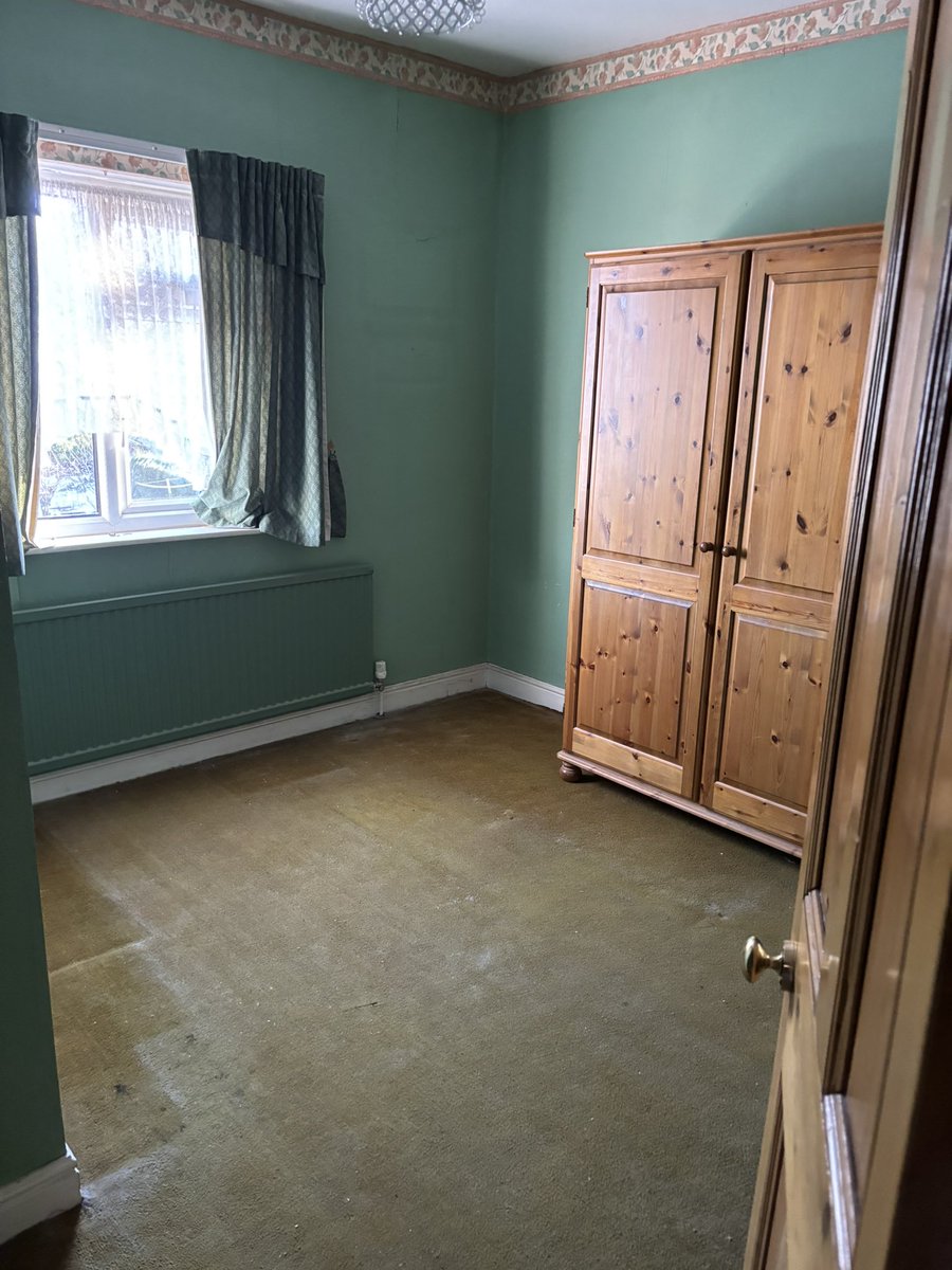 Another Clearance Completed, very interesting one, 97% of all waste is recycled. We are a Licensed Waste Carrier. Visit our website to fill out an enquiry form or phone  for a quote 07718 044291 
sheffield-house-clearance.co.uk
@BlenheimTweet <a href="/SwintonHAY/">Swinton Haybrook</a>