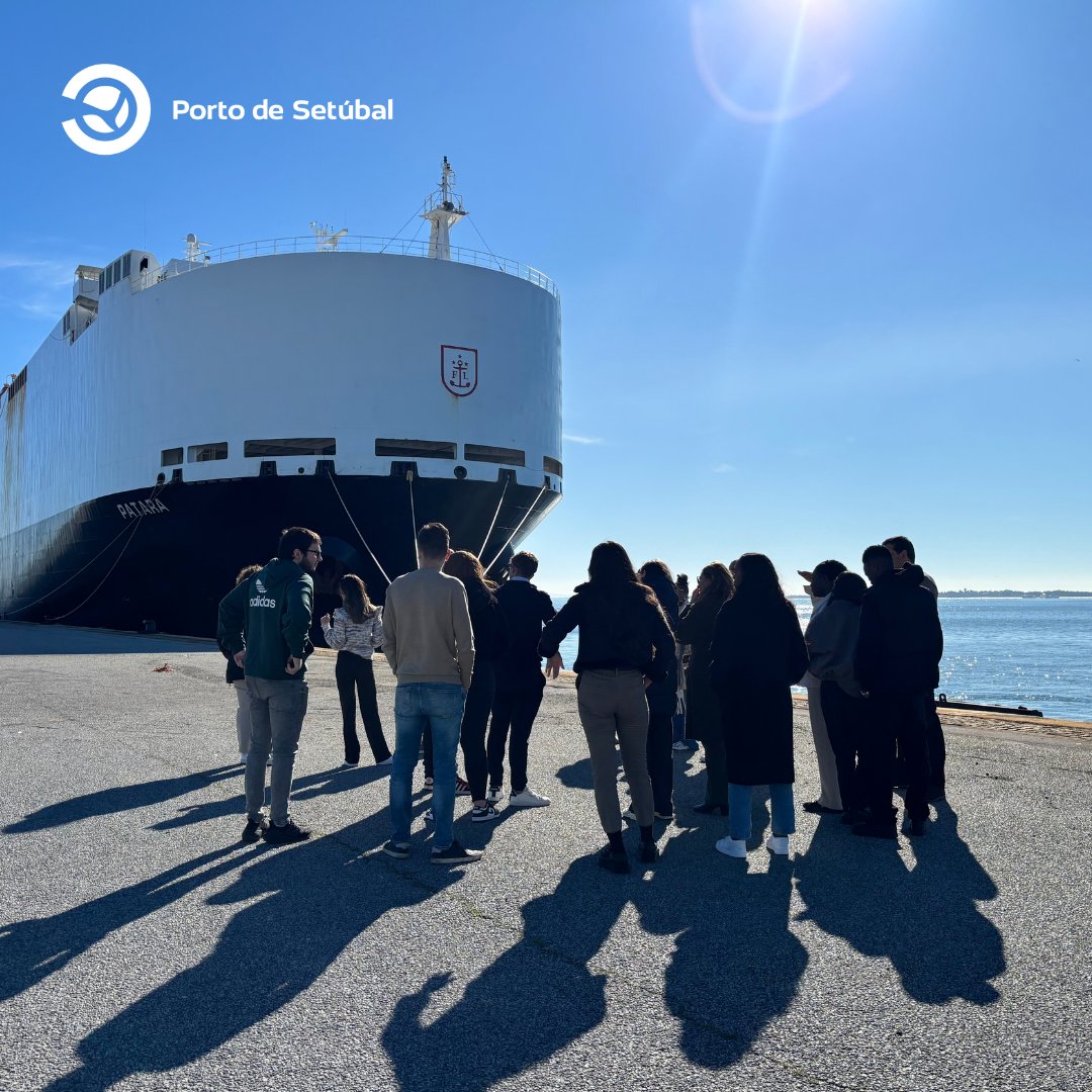PortoSetubal's tweet photo. No âmbito do curso de Técnico Especialista em Comércio Internacional, promovido pelo IEFP - Instituto do Emprego e Formação Profissional, o Porto de Setúbal recebeu a visita de um grupo de formandos, com o objetivo de aprofundarem o seu conhecimento sobre a  Logística Portuária. https://t.co/598rrXV18T