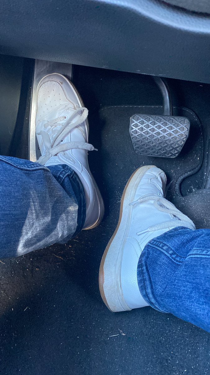 mastermichael09's tweet photo. Get down there loser and lick my shoes clean, I want them white while I drain your wallet

#findom #cashmaster #relapse https://t.co/8zdU5BKq4r