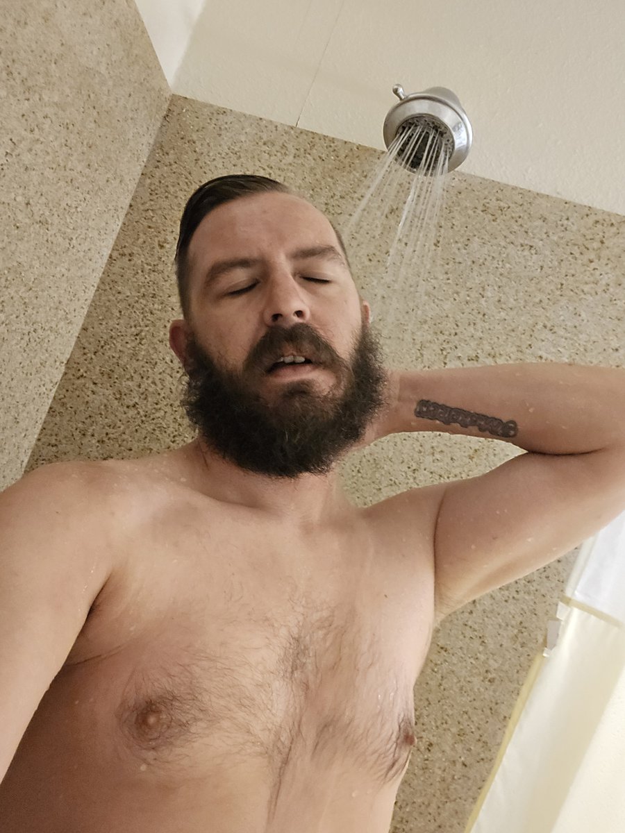 HardiCub4's tweet photo. Come join the fun over on OnlyFans! 22 slots open for a 1 month free subscription! https://t.co/beb1Gi1Hay https://t.co/QR3P2CmsEx