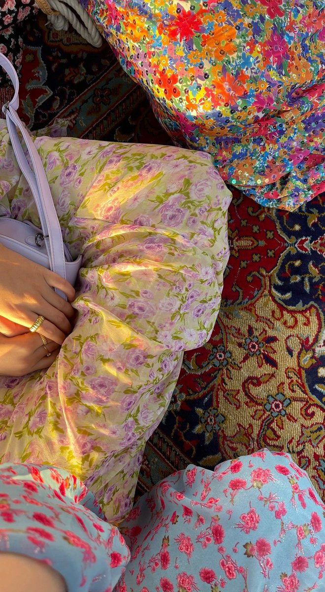 Keybanu_Erts's tweet image. Ez pîr bûme. 
Di derxika canê min de çil Buhar bişkivîne. 
Qurma bedena min çil Zivistan dîtine. 
Bi sedan ba û bahosan ew hejandine, bê hejmar berf û baran tê re çûne. 
    #MÎR #CELADET #BEDIRXAN 

Netewpereste Kurd , Niviskar,
 Feylesof û Siyasetmedar...

#Kurdistan
#dirok