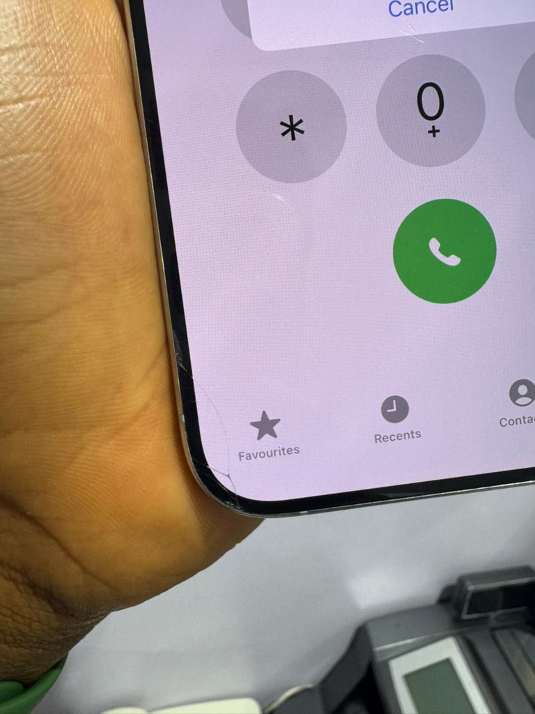 kofisikaa's tweet photo. ANOTHER FALAAA DOT COM

Check 3rd Frame For little crack at bottom left corner❗️

Extreme Neat iPhone 15 Pro Max 256gb Factory Unlocked (E sim only)
94%🔋
Gh¢11,999.99
Dm/call/WhatsApp/iMessage 0504988015 / 0547779861 https://t.co/K1Z4fnQPxF