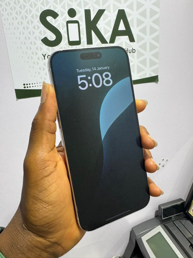 kofisikaa's tweet photo. ANOTHER FALAAA DOT COM

Check 3rd Frame For little crack at bottom left corner❗️

Extreme Neat iPhone 15 Pro Max 256gb Factory Unlocked (E sim only)
94%🔋
Gh¢11,999.99
Dm/call/WhatsApp/iMessage 0504988015 / 0547779861 https://t.co/K1Z4fnQPxF