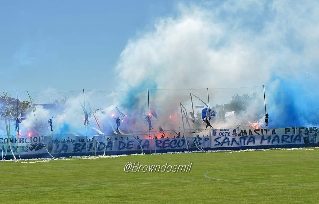 Sebadiaz_87's tweet photo. 80 años para el mas popular del sur..enorme por su historia,gigante por su gente incondicional 🔵⚓️⚪️ https://t.co/tOXjsxGFre