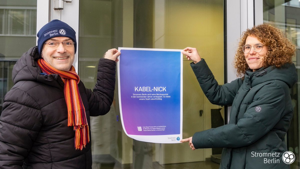 Kampagne in Treptow-Köpenick: 2 Slogans für den Bezirk. Entdeckt?

Bezirksstadträtin <a href="/claleistner/">Claudia Leistner</a> trifft Bürger*innenrat-Sprecher*innen. 

Wilma Glücklich: „Versorgungssicherheit ist wichtig &amp; braucht unter anderem auch schnelle Genehmigungen.“

Mehr unter stromnetz.berlin/fur-berlin/bue…