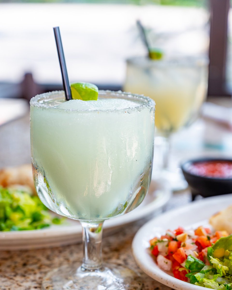 losbarriosmex's tweet photo. Try the best deals in town with our 𝘿𝙖𝙞𝙡𝙮 𝙎𝙥𝙚𝙘𝙞𝙖𝙡𝙨! ⭐️ 

No substitutions &amp; dine-in only. 

Tue: Enchilada Duo or Crispy Taco Plate for $7.99  
Wed: $5 House Margaritas
Thurs: $9.99 Chicken Enchiladas w Poblano sauce  
Sat &amp; Sun: $5 Mimosas &amp; Bloody Marys (11am-4pm) https://t.co/Qg4aN3cSGd