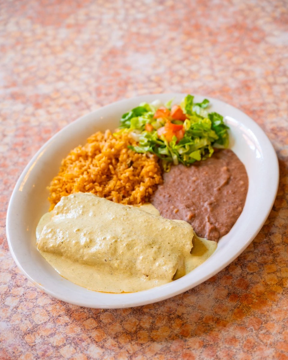 losbarriosmex's tweet photo. Try the best deals in town with our 𝘿𝙖𝙞𝙡𝙮 𝙎𝙥𝙚𝙘𝙞𝙖𝙡𝙨! ⭐️ 

No substitutions &amp; dine-in only. 

Tue: Enchilada Duo or Crispy Taco Plate for $7.99  
Wed: $5 House Margaritas
Thurs: $9.99 Chicken Enchiladas w Poblano sauce  
Sat &amp; Sun: $5 Mimosas &amp; Bloody Marys (11am-4pm) https://t.co/Qg4aN3cSGd