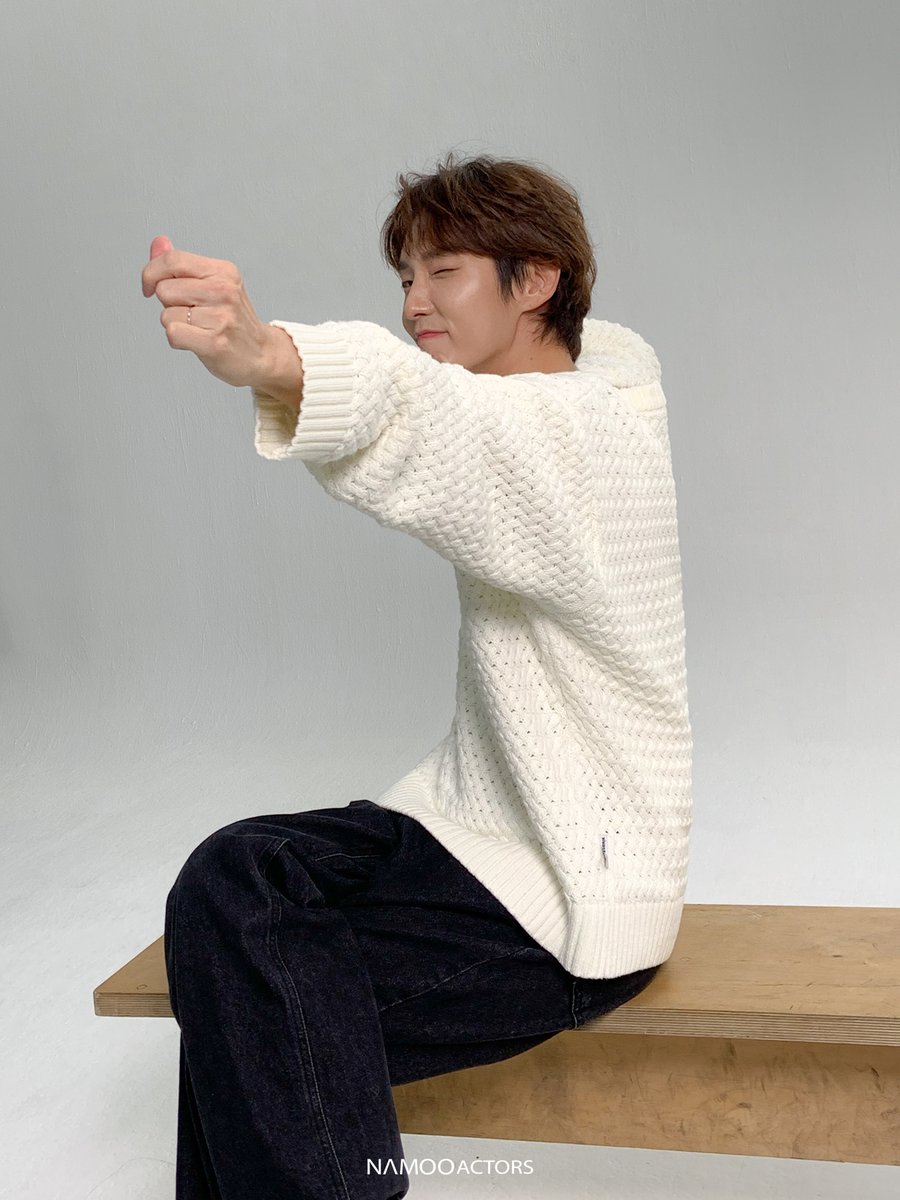 NAMOOACTORS2004's tweet photo. [🌳📂] 나무엑터스 창립 21주년 기념 - 나무집 이준기 ver.

𝐍𝐀𝐌𝐎𝐎𝐀𝐂𝐓𝐎𝐑𝐒 𝟐𝟏𝐬𝐭 𝐀𝐍𝐍𝐈𝐕𝐄𝐑𝐒𝐀𝐑𝐘
유튜브 ▶ https://t.co/k09aA5j1By
네이버TV ▶ https://t.co/jZqiQV8yxM

#이준기 #나무엑터스 #나무집_21st #LEEJOONGI #NAMOOACTORS https://t.co/fTTfszyK6m