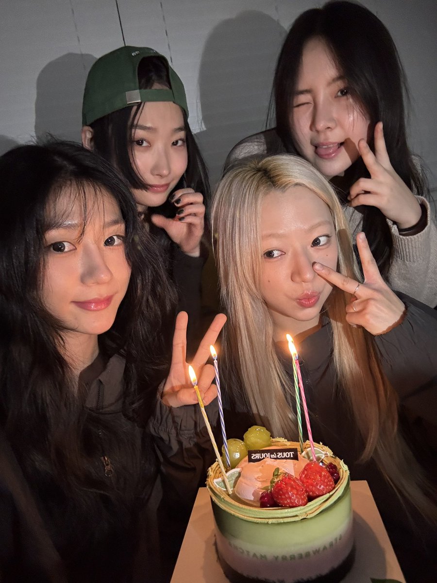 kandis_official's tweet photo. [#Kandis]

앨범 축하해 캔디스야 🍭💞 https://t.co/9aEYKsGG14