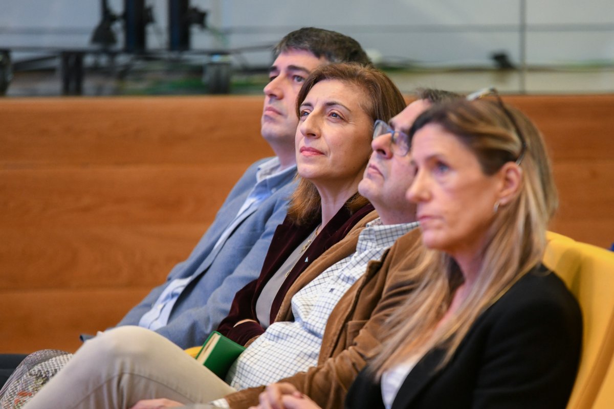 MAmbienteXunta's tweet image. 💧 Poñemos en marcha a Escola Galega da Auga, que nace co obxectivo de formar aos profesionais do sector e mellorar a xestión dos recursos hídricos locais

🗣️ @anxeles_vazquez clausurou a xornada de presentación desta iniciativa pioneira en Galicia

🔗 xunta.gal/notas-de-prens…