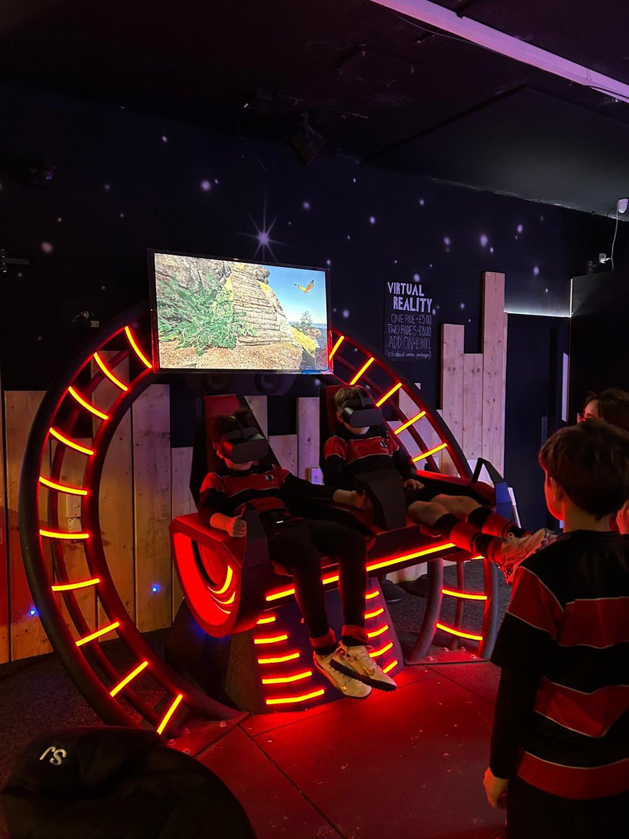 Great fun for our Y5 at Laser Quest/Mini golf and arcades. Now moving on to some Italian food before heading back to Hull 👍