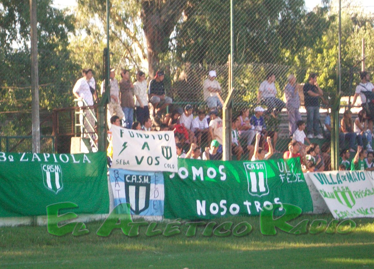 ELATLETICORADIO's tweet photo. Hace unos años, esta era nuestra popular lateral... No vimos a los periodistas de los grandes medios aterrorizados por salvar a nuestro querido club.

#SanMiguel https://t.co/Oy7k1niiwa