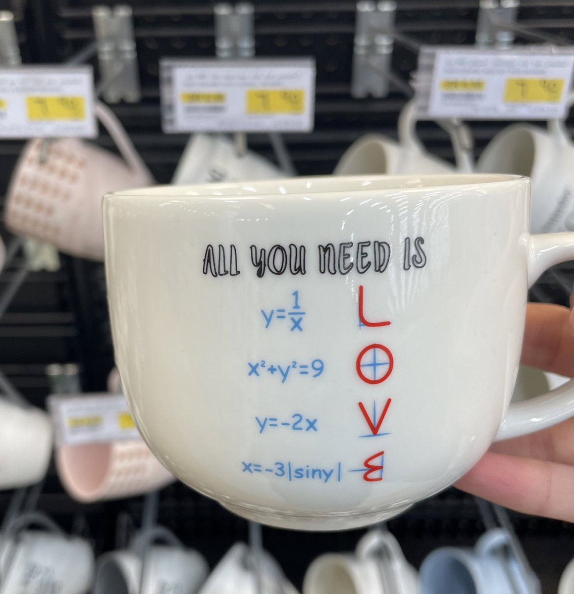 ذكرني بأحد الأكواب الشهيرة في الجامعة