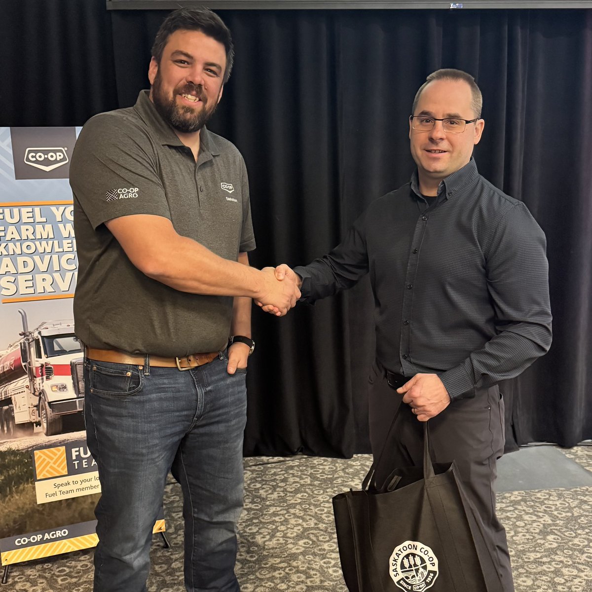 agrocoop_yxe's tweet photo. Special thanks to our guest speaker, Leigh Anderson, senior economist from @FCCagriculture for the insightful presentation and sharing current market reports. Kudos to our Agro team as well for organizing a great breakfast event to kick off the Crop Production show!

#CoopAgro #Saskatoon #CropProductionShow @coopagro_crs