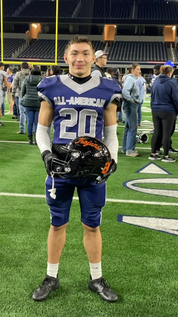 Isaac lomas (@lomas_isaac0) on Twitter photo Beyond blessed to be a part of the Blue-Grey All American Bowl and the East team. Thank you to the coaches and players I worked with and got to be along side this weekend. <a href="/WlooEast_Fball/">Waterloo East Football</a> <a href="/BlueGreyFB/">Blue-Grey All-American Bowl</a> Beyond blessed to be a part of the Blue-Grey All American Bowl and the East team. Thank you to the coaches and players I worked with and got to be along side this weekend. <a href="/WlooEast_Fball/">Waterloo East Football</a> <a href="/BlueGreyFB/">Blue-Grey All-American Bowl</a>