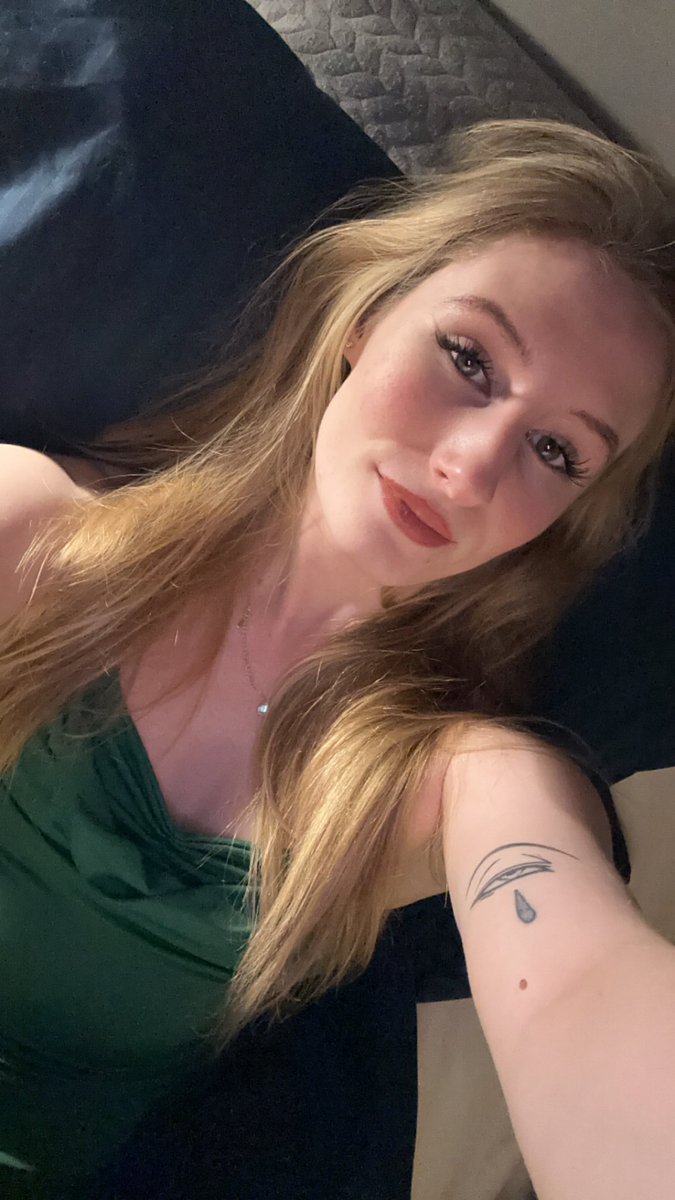 april 🦭 tweet media