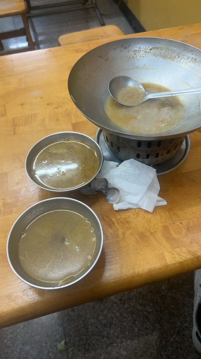這時間，吃了兩碗白飯會不會很罪惡👀

可惜我對面沒人陪我吃 https://t.co/3KoAnopmVQ