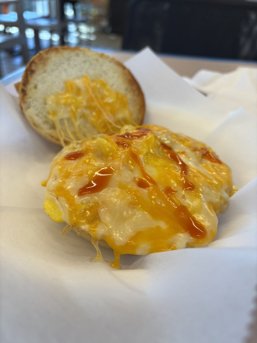 I've praised #megabyteseatery in Chantilly VA before. Once again, they have a seriously good #breakfastsando. Worth checking it out if you're in the area.