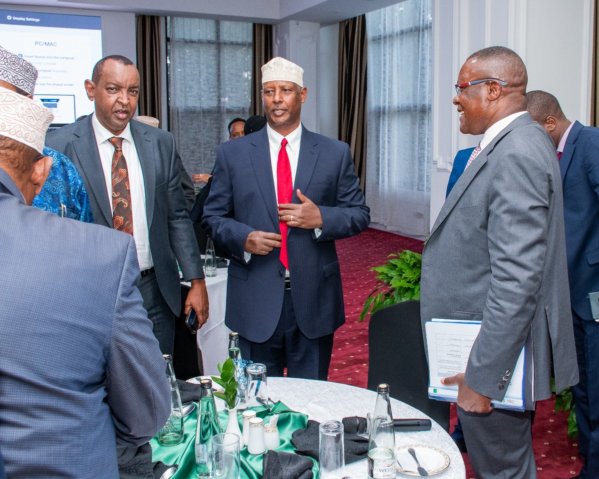kevo_atandi's tweet photo. This evening, DCS @EliudOwalo joined Chief of Staff and Head of Public Service @koske_felix for a meeting with leaders from the five Counties of Mandera, Garissa, Marsabit, Isiolo and Wajir Counties.
#CountyDevelopment
#BETA
Justin Muturi Attorney General https://t.co/5L3N719ikB