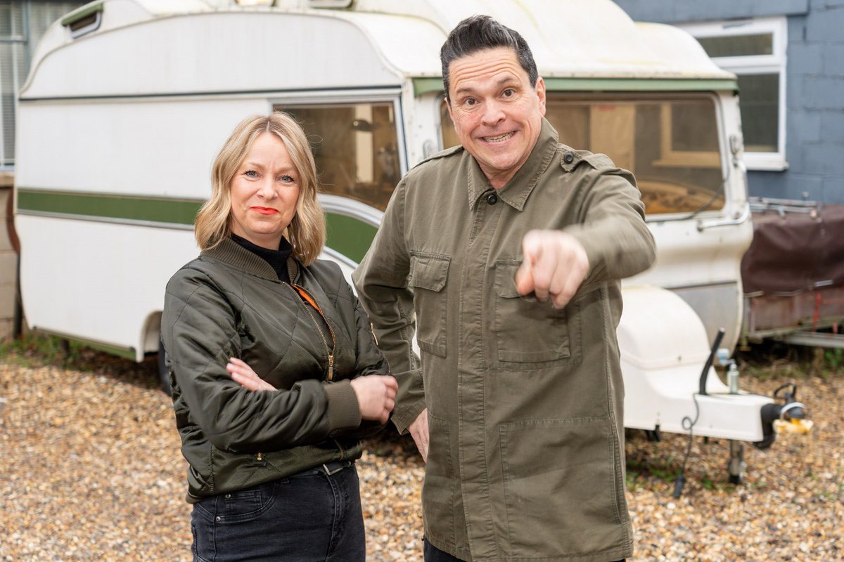 fayehatcher's tweet photo. Happy 25th anniversary to #triggerhappytv !! Thank you so much to @domjoly for swinging by for an interview today with @StroudTimes in The Caravan @SpaceHoppers_
Watch our video here and don’t forget to subscribe to our YouTube channel: https://t.co/bDBMFSPgra https://t.co/5BCgTvV7XA