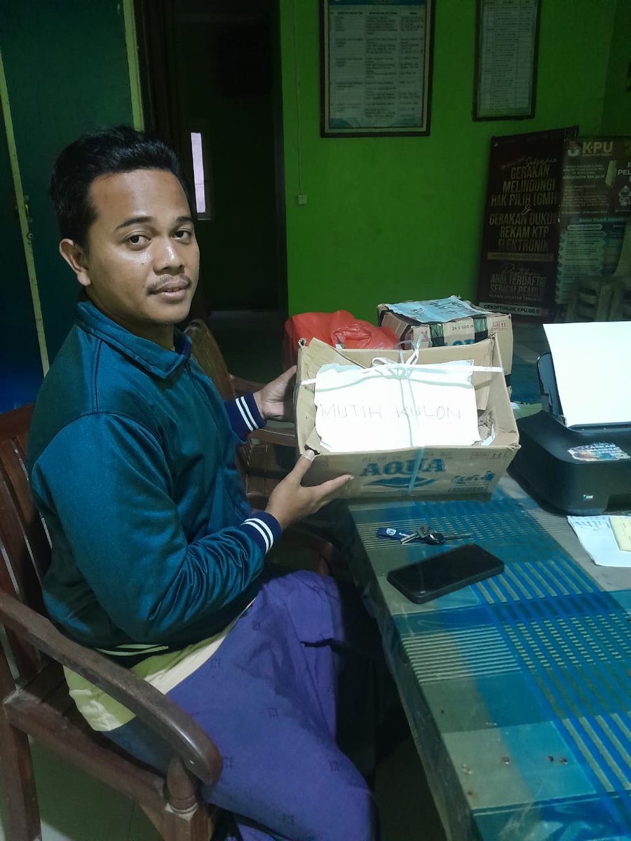 pps_mutihkulon's tweet photo. Latepost
Senin(6/1),
PPS Desa Mutih Kulon mengumpulkan berkas PANTARLIH dan KPPS di kantor PPK Wedung.

#ppkwedung
#ppsmutihkulon https://t.co/CpcLCVkUSk