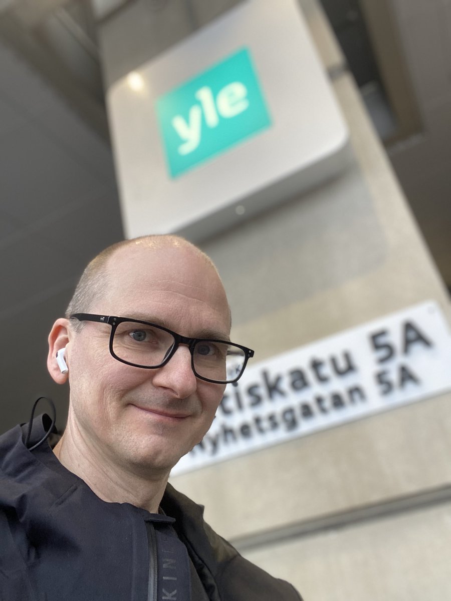 Tänään Sari Valton vieraana upean Elli Aaltosen kanssa keskustelemassa Yle Radio 1:n ohjelmassa Keskusteluja ihmisyydestä. Pääsimme pohtimaan 101 onnen päivää kirjani pohjalta elämän tarkoitusta, arvoja ja ajankäyttöä. 

areena.yle.fi/podcastit/1-72…